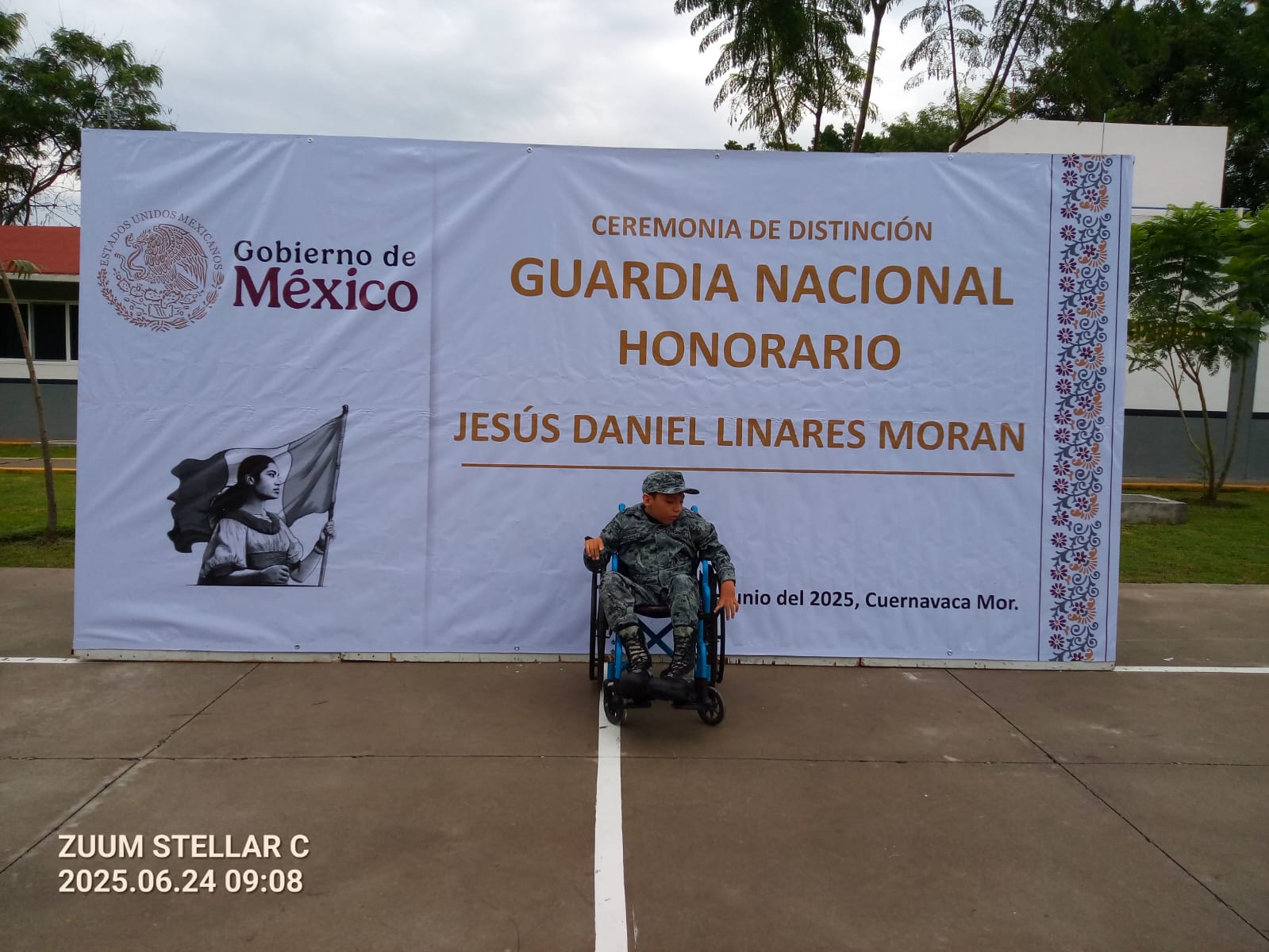 Jesús Daniel, el guardia honorario más feliz en Morelos
